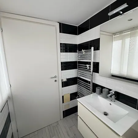 Dimoretta House - Penthouse With A View Of Mount Etna Apartment